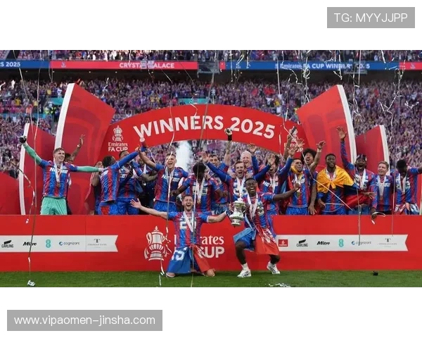 水晶宫足球俱乐部官网官方商城提供球队周边商品与粉丝专属纪念品